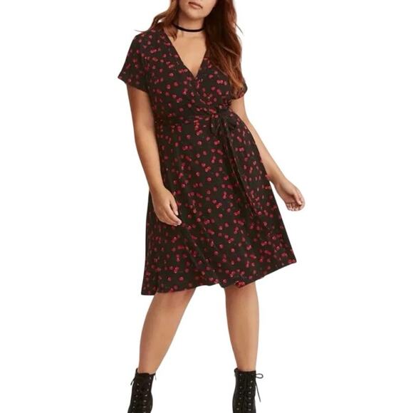 Torrid Cherry Print Plus Size Wrap Dress 3X Size 3 Retro Pinup Rockabilly - Picture 5 of 9